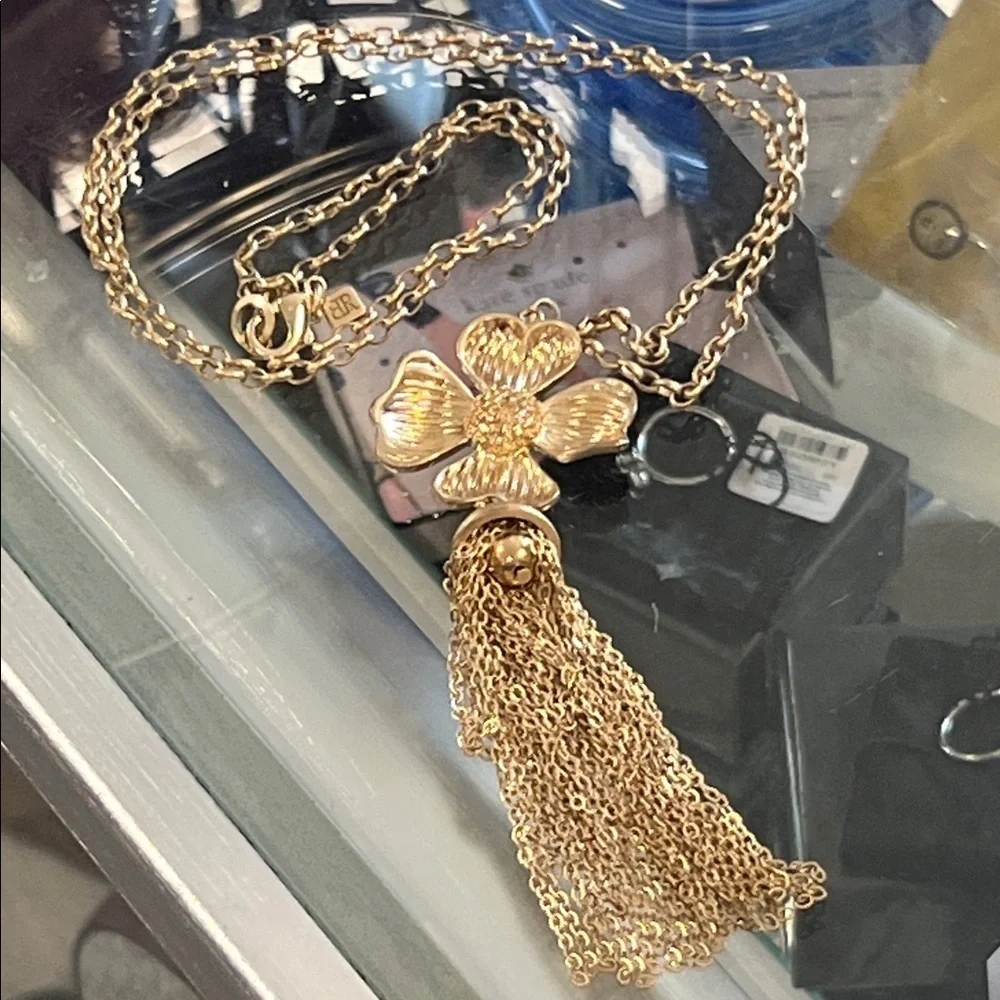 Banana Republic Gold Floral Pendant Necklace - Picture 3 of 3